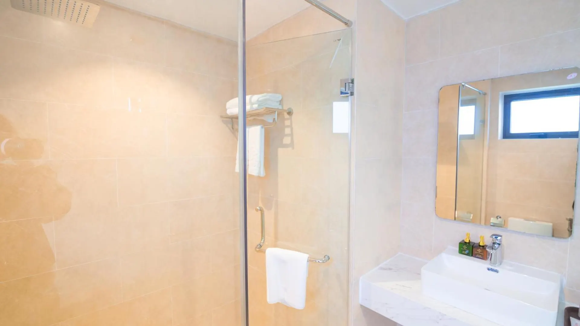Mian Hotel Danang - Infinity Pool 3*, Da Nang Vietnam